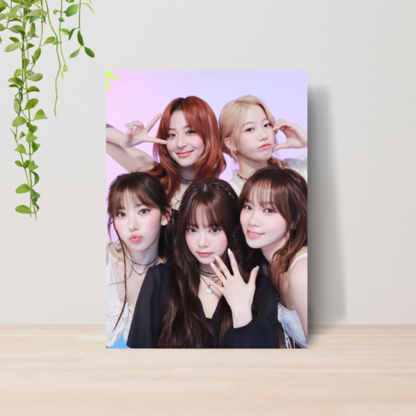 Quadro Le Sserafim Kpop Girl Group A4 | Placa MDF 04