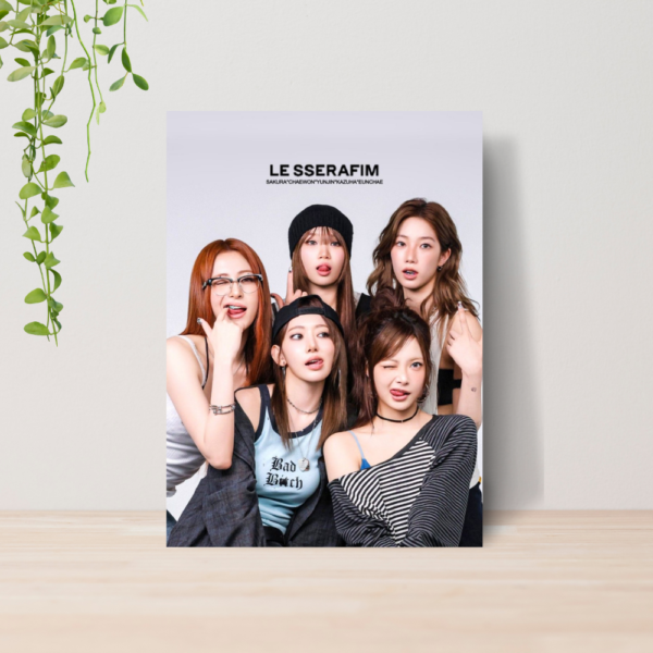 Quadro Le Sserafim Kpop Girl Group A4 | Placa MDF 07