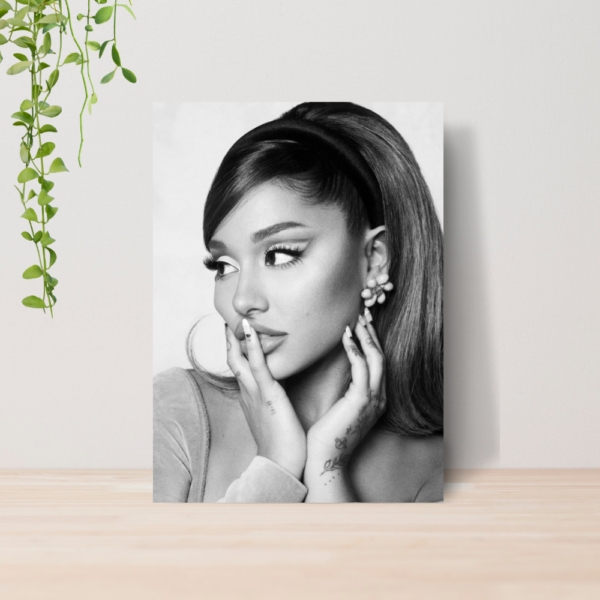 Quadro Ariana Grande Pop Music Cantora A4 | Placa MDF 02