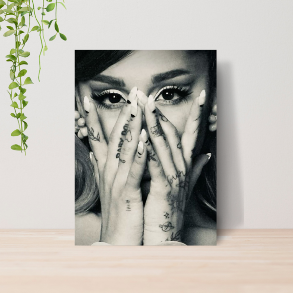 Quadro Ariana Grande Pop Music Cantora A4 | Placa MDF 03
