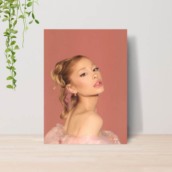 Quadro Ariana Grande Pop Music Cantora A4 | Placa MDF 09
